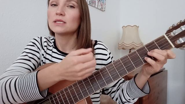 Дорога добра / Как играть на гитаре начинающим гитариста/ Простые аккорды и бой