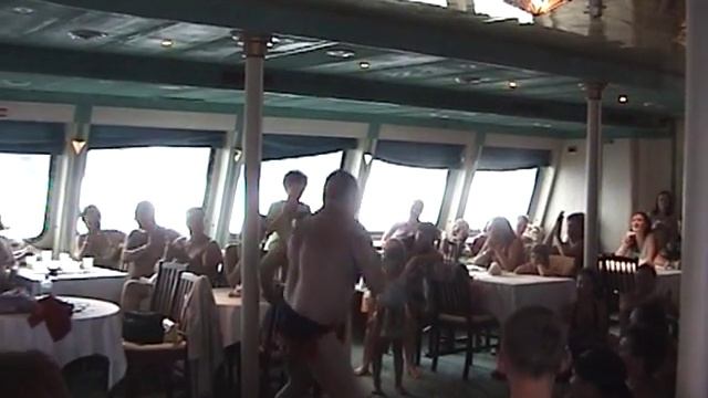 смешное видео.танец живота.русские в турции смотреть онлайн