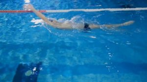 Техника плавания кролем на спине | Школа плавания #6