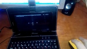 Одновременно подключаем мышь и клавиатуру к планшету.