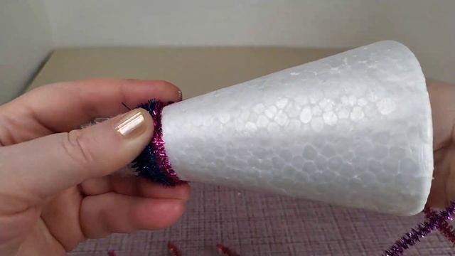 Работы из бисера.3ч. Быстрая ЁЛКА. И съедобная ШАПКА. Мастер класс. Пошаговый МК для начинающих. смотреть онлайн