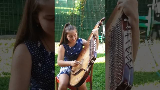 Aleksandra suona il Bandura смотреть онлайн