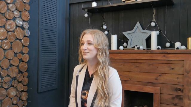 У микрофона Ti!GA⚠50 оттенков эстрадного пения⚠ смотреть онлайн