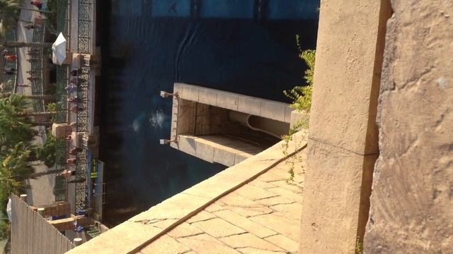 Аквапарк возле отеля Атлантис, Дубай. смотреть онлайн