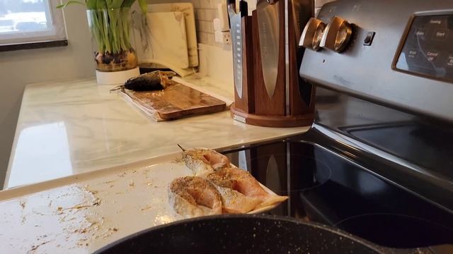 САЛМОН/ПРОСТОЙ РЕЦЕПТ/СЕЛЬЧАНКА В АМЕРИКЕ смотреть онлайн