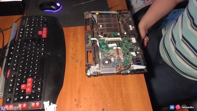 ?? Чистка ноутбука HP 4515 4510 / ? Как разобрать ноутбук самостоятельно? Disassemble Cleaning