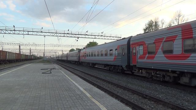 ЧМЭ3-3594 с пассажирскими вагонами, ст.Ижевск смотреть онлайн