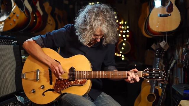 Godin 5th Avenue Kingpin Demo смотреть онлайн