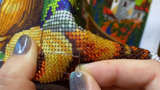 Як закріпити нитку в кінці вишивки. Вишивка бісером для початківців. смотреть онлайн