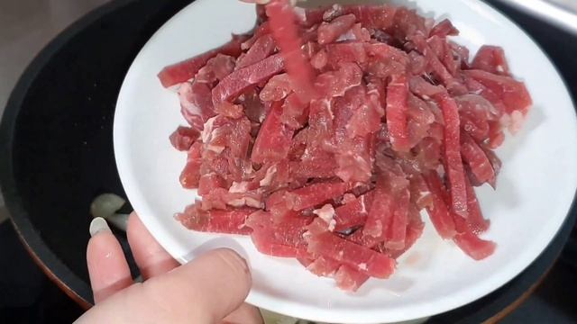 Очень полезный и очень вкусный КОРЕЙСКИЙ СУП из морской капусты-МИЙОК суп! Просто НЯМ НЯМ смотреть онлайн