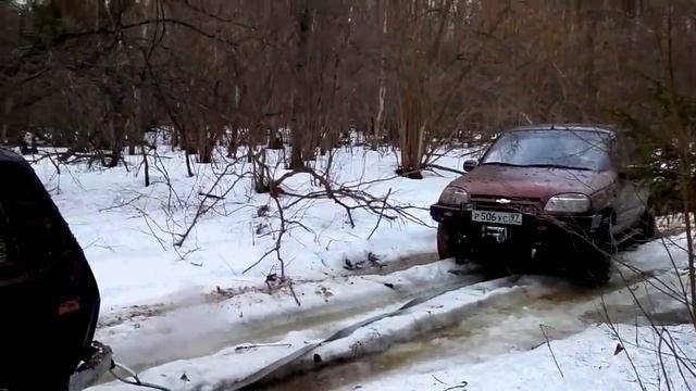 3 НИВЫ и Chevrolet Niva в лесу около Яхромы / покатушки 10.04.2016 г. #ШНИВА #ШЕВИНИВА смотреть онлайн