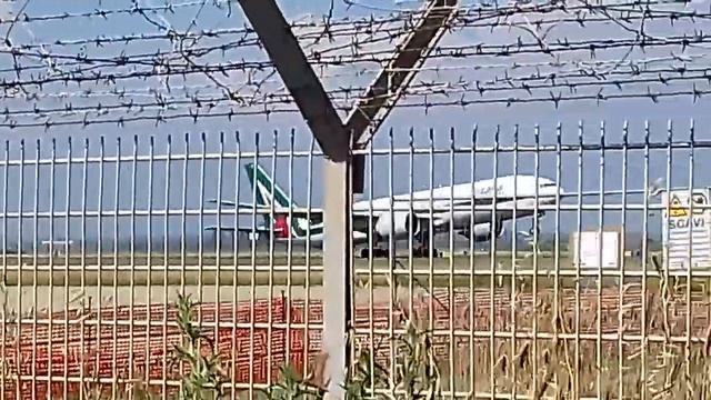 Airbus A380 Takeoff in Rome -Partenza Fiumicino, -Roma FCO смотреть онлайн