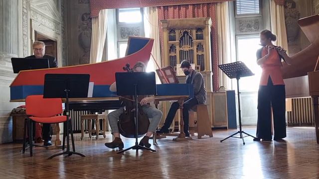 Three Arias by Johann Sebastian Bach and Inventions by Francesco Antonio Bonporti смотреть онлайн