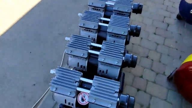 Tehnoline 550/4/100/2,2кВт безмасляный компрессор с блоком управления смотреть онлайн