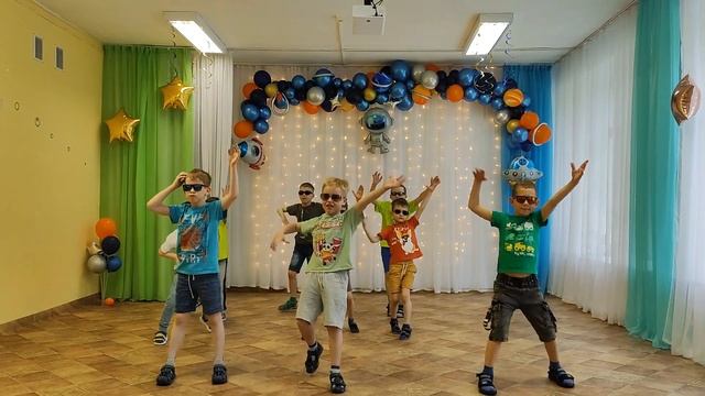 Танец мальчиков "Крутые пацаны" на выпускном в детском саду 2023 ? смотреть онлайн