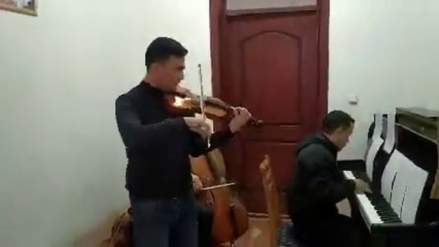 Трио учителей 14го музыкальной школы Чиназа. Акрамов, Ортиков и оранжировшик Баймурзаев Дилмурод. смотреть онлайн