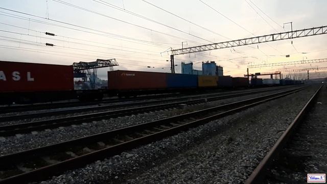 -ВЛ80С с контейнерным поездом на перегоне: Смоленск-Центральный - Смоленск-Сортировочный.09.11.2022 смотреть онлайн
