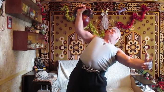 3 января 2016 г Первая тренировка ! Жим 50 кг правой на 5 смотреть онлайн
