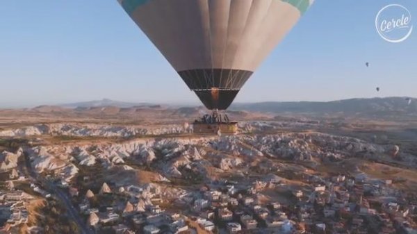 Ben Böhmer live above Cappadocia in Turkey for Cercle