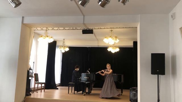 Сиркачик Мира, 11 лет. Э. Бекуччи «Вальс»op.169; В.А. Моцарт «Анданте»op.86 смотреть онлайн