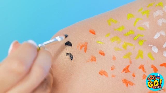 ? СЧАСТЛИВОГО ХЭЛЛОУИНА ? Крутой макияж, фальшивая кровь и идеи жутких костюмов от 123 GO! TRENDS смотреть онлайн
