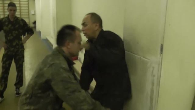 Защита от удушающего палкой смотреть онлайн