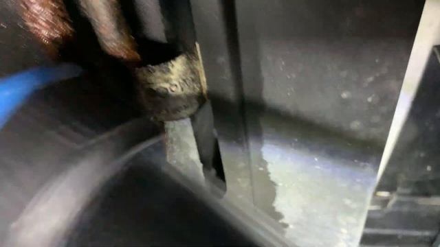 2012 Ford Fusion (4 cylinder) Transmission Coolant Line Leak смотреть онлайн