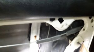 Сборка задней двери и установка стекла на ВАЗ 2107.