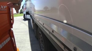 Как задний угол полуприцепа проходит мимо препятствия,в слепую)))