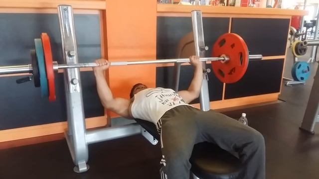 Жим лежа 100 кг на 10 раз смотреть онлайн