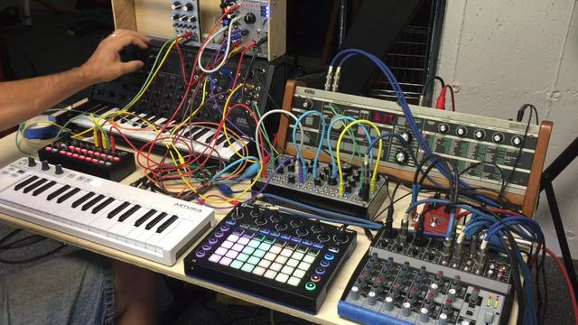 Live No Daw Jam #11- TMIDMOTW - (Ambient, Downtempo, Circuit, SV-1, MS-20, SQ-1, MicroKorg, Rings) смотреть онлайн