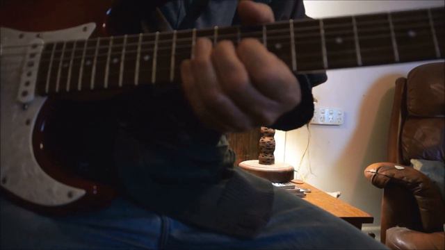 Fender Strat vs Yamaha Pacifica jam смотреть онлайн