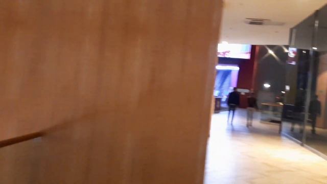 Обзор полузакрытого торгового центра Гудок в городе Самаре Куйбышеве прогулка по тц вечерний Vlog