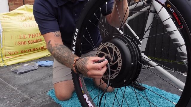 Pt. 1 Convert ANY bike into an EBIKE! **ELECTRIC HUB MOTOR FITTING GUIDE** смотреть онлайн