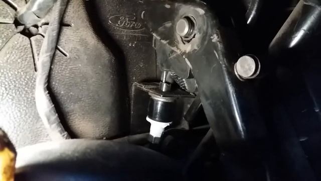 Регулировка педали сцепления на Форд Транзит до 1999г. смотреть онлайн