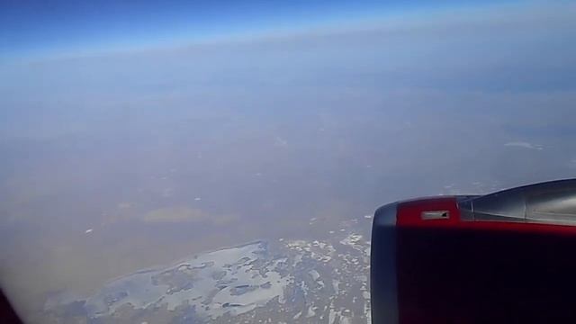 Самолёт летит высоко над землёй смотреть онлайн