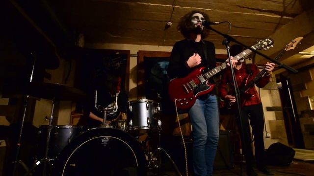 2015-10-31 Halloween + "Fadelights" - Lie listener в Gung'Ю'бazz Bar Донецк смотреть онлайн