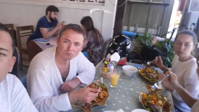 Обед из море продуктов в Пхукете, Тайланд смотреть онлайн