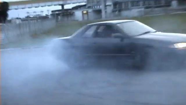 Skyline R32 coupe lock diff skids смотреть онлайн