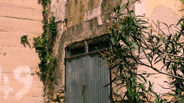 PROCIDA - PORTS AND A PRISON - Travel Vlog смотреть онлайн