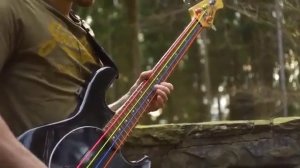 Красивая игра на Бас Гитаре.