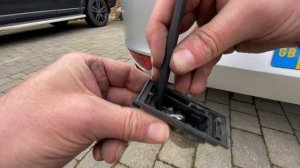 Renault Clio Changing Number Plate Light Bulbs