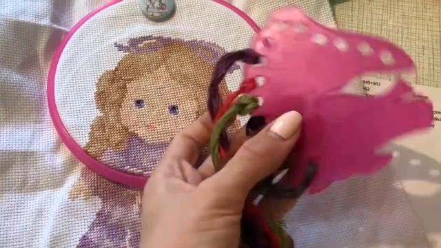 Готовая работа/Девочка с розой/Вышивка крестом смотреть онлайн