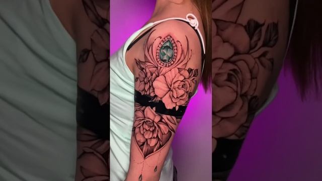 Перекрытие старой татуировки цветами. смотреть онлайн