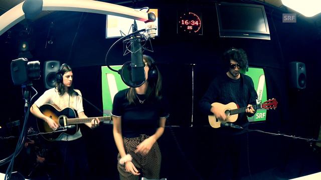 Findlay «Waste My Time» - Live Im Studio | SRF Virus