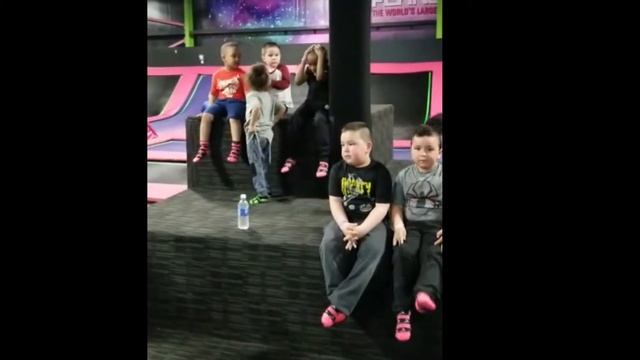 Crazy kids @Flying squirrel indoor trampoline park смотреть онлайн