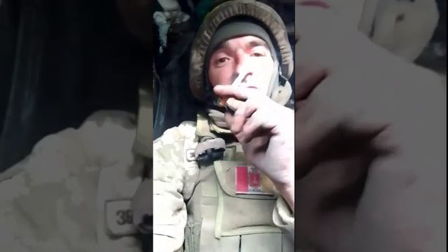 Почти по уши грязный укроп рассказывает, что его подразделение несет большие потери смотреть онлайн