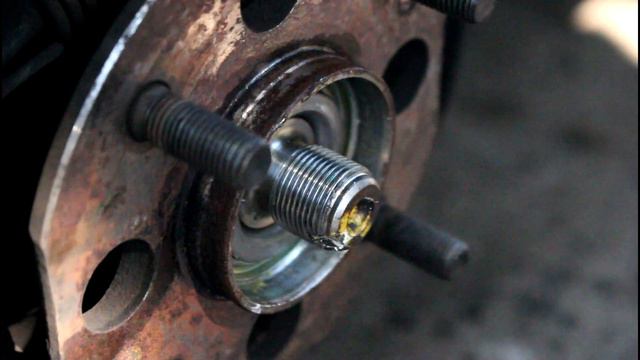 Replacing a Honda Accord Wheel Bearing 1998 смотреть онлайн