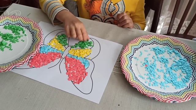 Простые поделки из кружочков от дырокола, которые превращаются в рисунок. смотреть онлайн