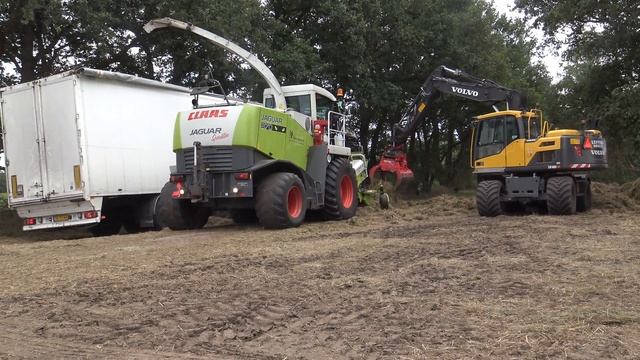 GRAS HAKSELEN MET EEN CLAAS JAGUAR 870 SPEEDSTAR VOLVO EW 140 D DAF смотреть онлайн